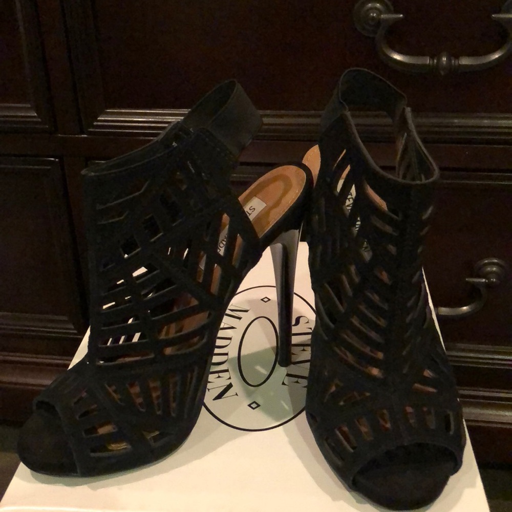 Steve Madden Black Suede Heels